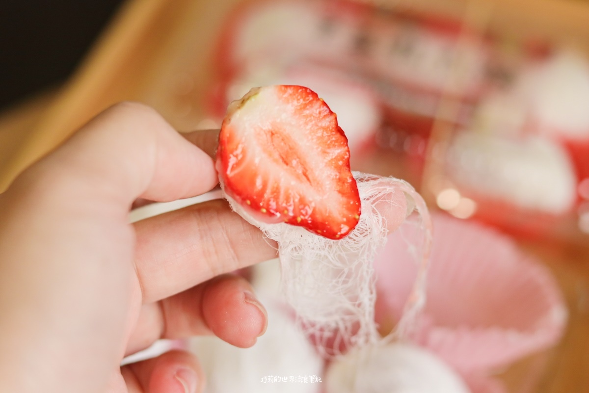 逢甲夜市最新爆紅美食「草莓龍鬚糖」，竟然還有OREO口味快來嘗鮮！糖品家龍鬚糖白糖蔥 @巧莉的世界流浪筆記