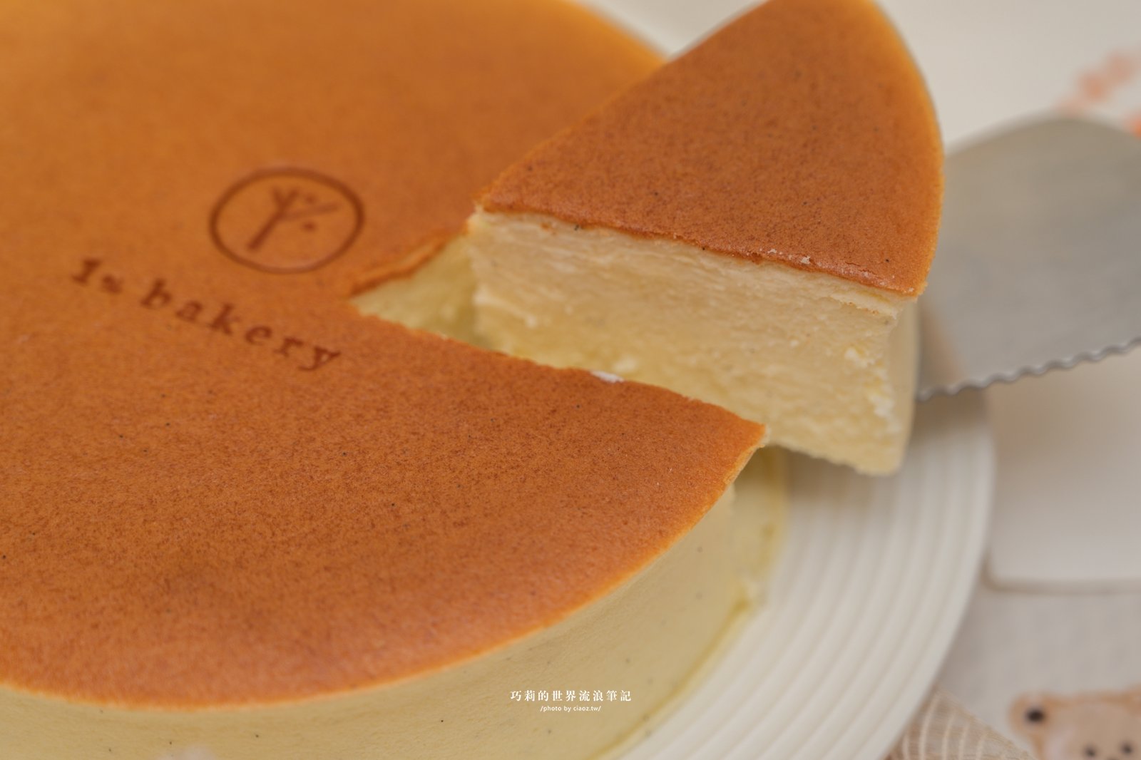 【台中彌月蛋糕推薦】1％bakery 香檸乳酪生乳捲、檸檬磅蛋糕、香草輕乳酪3款人氣宅配彌月蛋糕推薦 @巧莉的世界流浪筆記