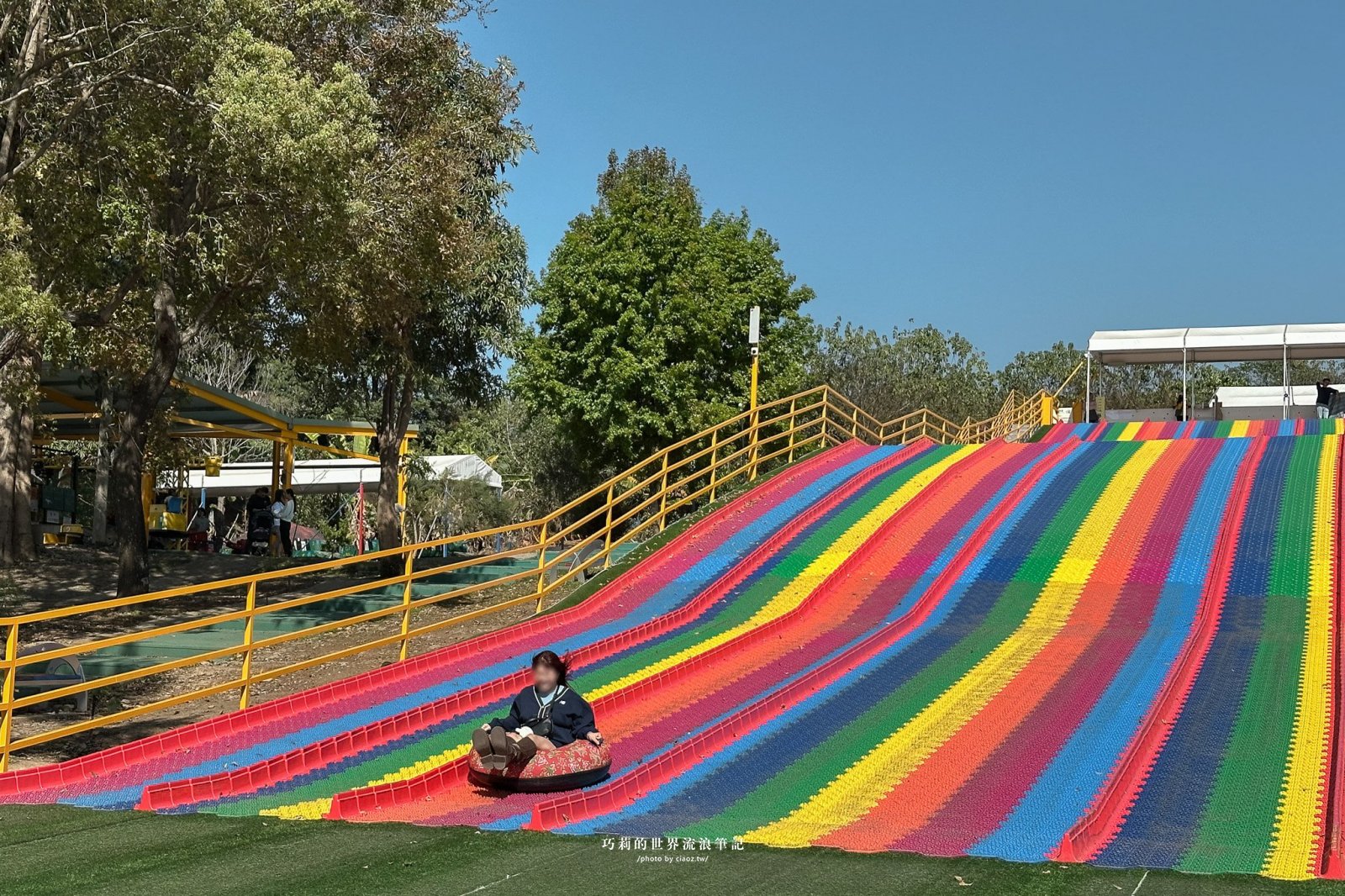 全台唯一！帶著狗狗坐「空中漂漂河」、看恐龍，百果山探索樂園2026最新門票收費方式懶人包｜彰化員林景點 @巧莉的世界流浪筆記