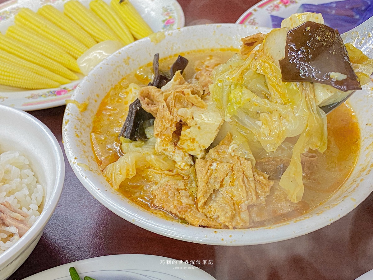 安妞巧莉 || 釜山西面湯飯一條街，座無虛席的松亭3代湯飯 @巧莉的世界流浪筆記