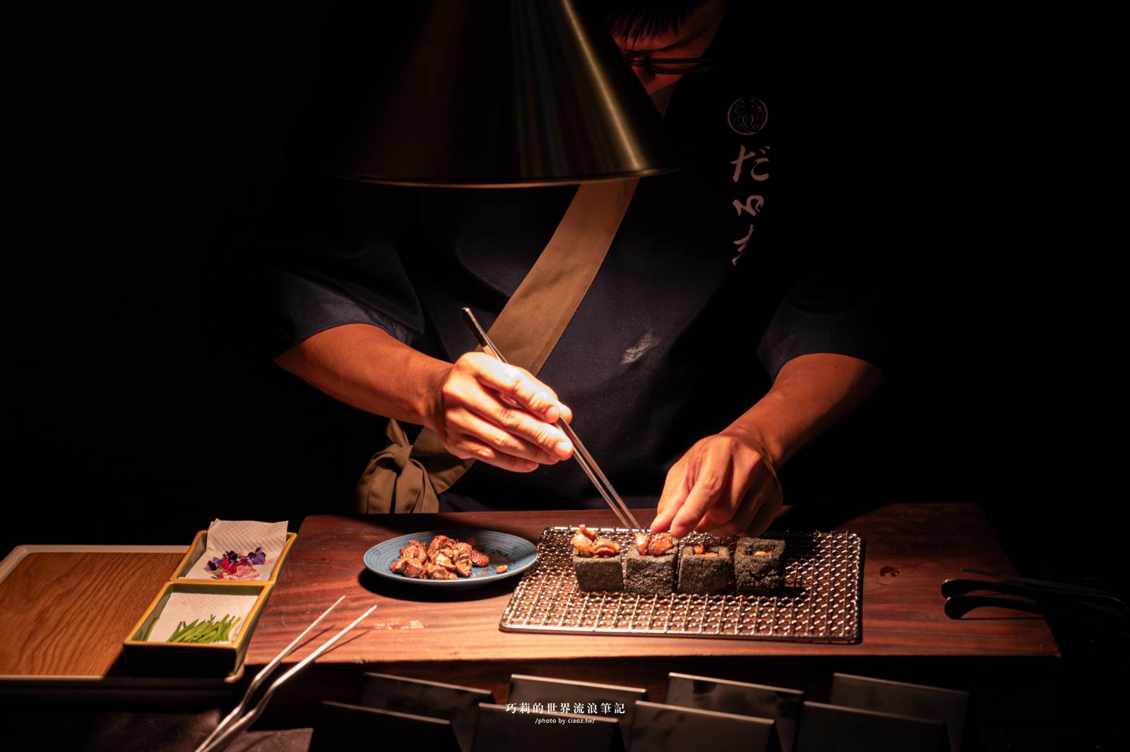 台中北屯推薦「橫濱燒鳥達磨」！日本70年《串焼きだるま》海外首店，直火細控炭火香，台中就能吃到！ @巧莉的世界流浪筆記