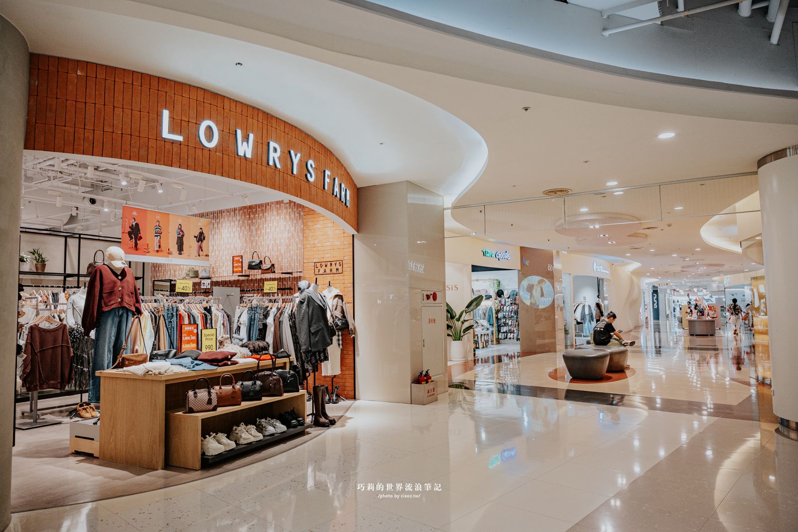 桃園大江購物中心2025年規模最大改裝開箱：吃喝玩樂買，拍照打卡＋美食甜點＋免費停車，從早逛到晚也不累！ @巧莉的世界流浪筆記