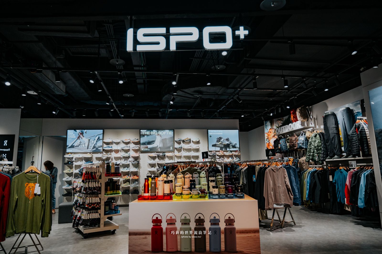 桃園大江購物中心2025年規模最大改裝開箱：吃喝玩樂買，拍照打卡＋美食甜點＋免費停車，從早逛到晚也不累！ @巧莉的世界流浪筆記