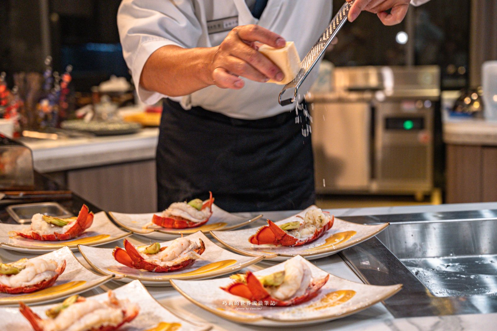 明水然・樂 台中星級店｜全球最大的無菜單鐵板燒料理品牌，波士頓活龍蝦四吃+日本A5和牛，14道日式無菜單鐵板燒只要1600元 @巧莉的世界流浪筆記