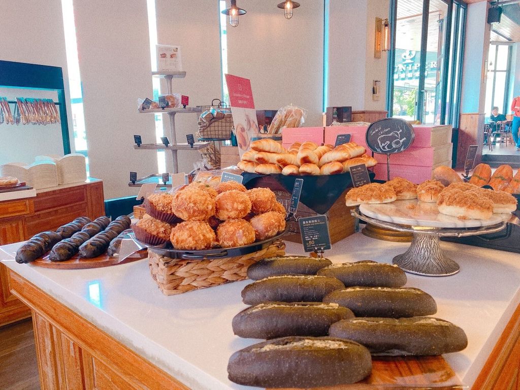 台中咖啡廳 | 卡啡那 Caffaina | 質感烘焙・法式甜點・鹹食分享(有WIFI及插座) (惠來店) @巧莉的世界流浪筆記