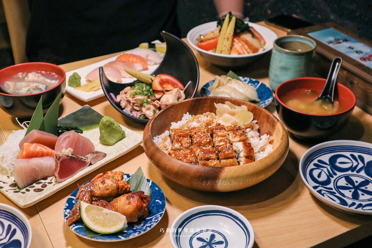 台中韓式 | 首爾飯桌 | 韓國老闆的道地韓式紫菜飯捲，還有韓式鍋物及韓國泡麵 @巧莉的世界流浪筆記