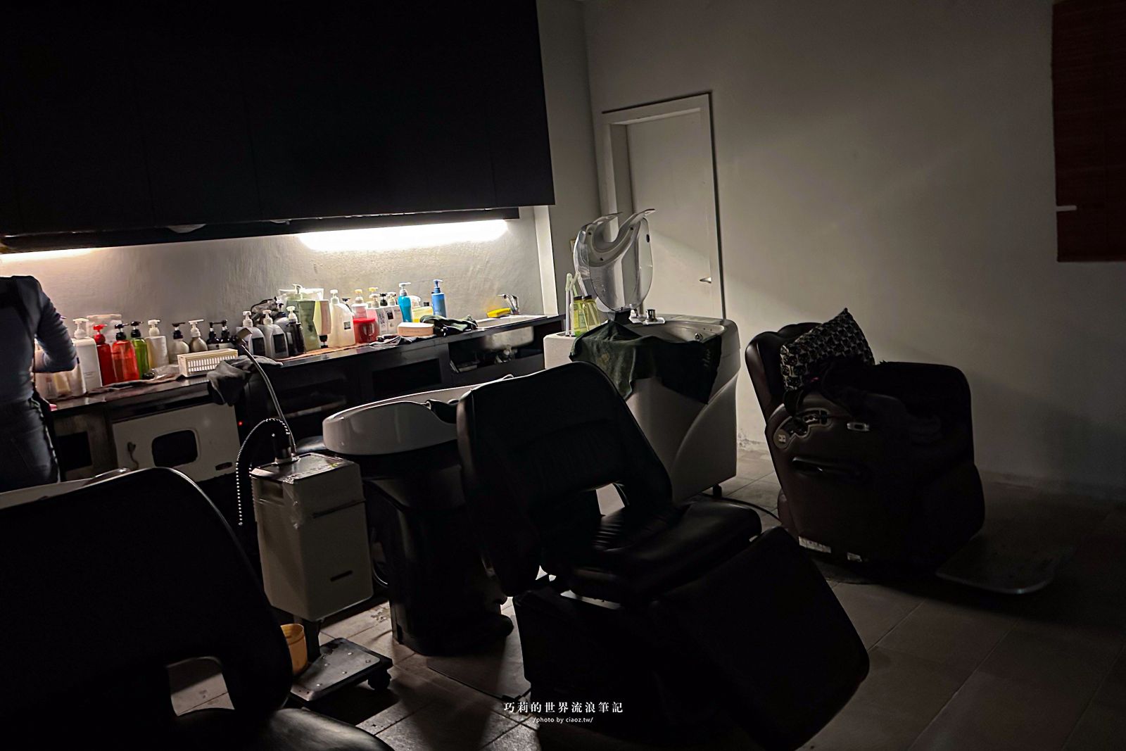 【台中西區剪燙推薦】懶人手殘黨也能擁有絕美蓬鬆感！用空氣感迎接新年，SOFE 索棐髮藝｜設計師 Darren @巧莉的世界流浪筆記