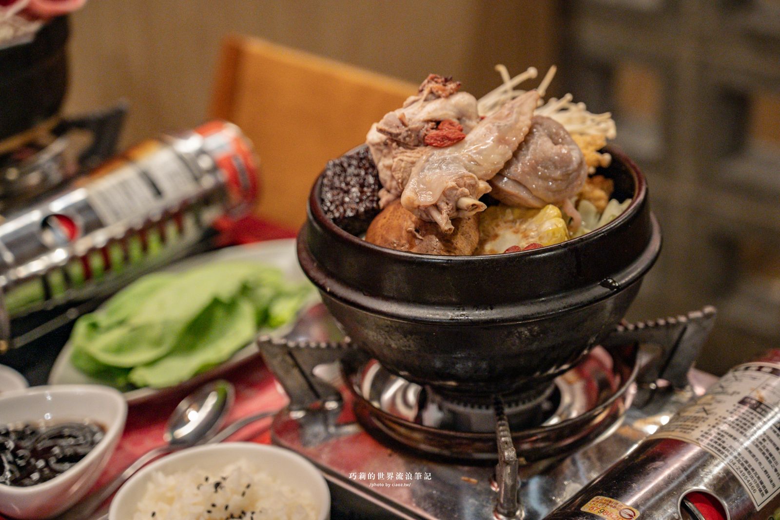 新年聚餐來有春!【2026台中美食】有春茶館全新菜單,新年聚餐必吃炸年糕、麻油雞、濃白雞湯、扁魚沙茶鍋!外帶年菜再享早鳥優惠 @巧莉的世界流浪筆記 新年聚餐來有春!【2026台中美食】有春茶館全新菜單,新年聚餐必吃炸年糕、麻油雞、濃白雞湯、扁魚沙茶鍋!外帶年菜再享早鳥優惠 @巧莉的世界流浪筆記