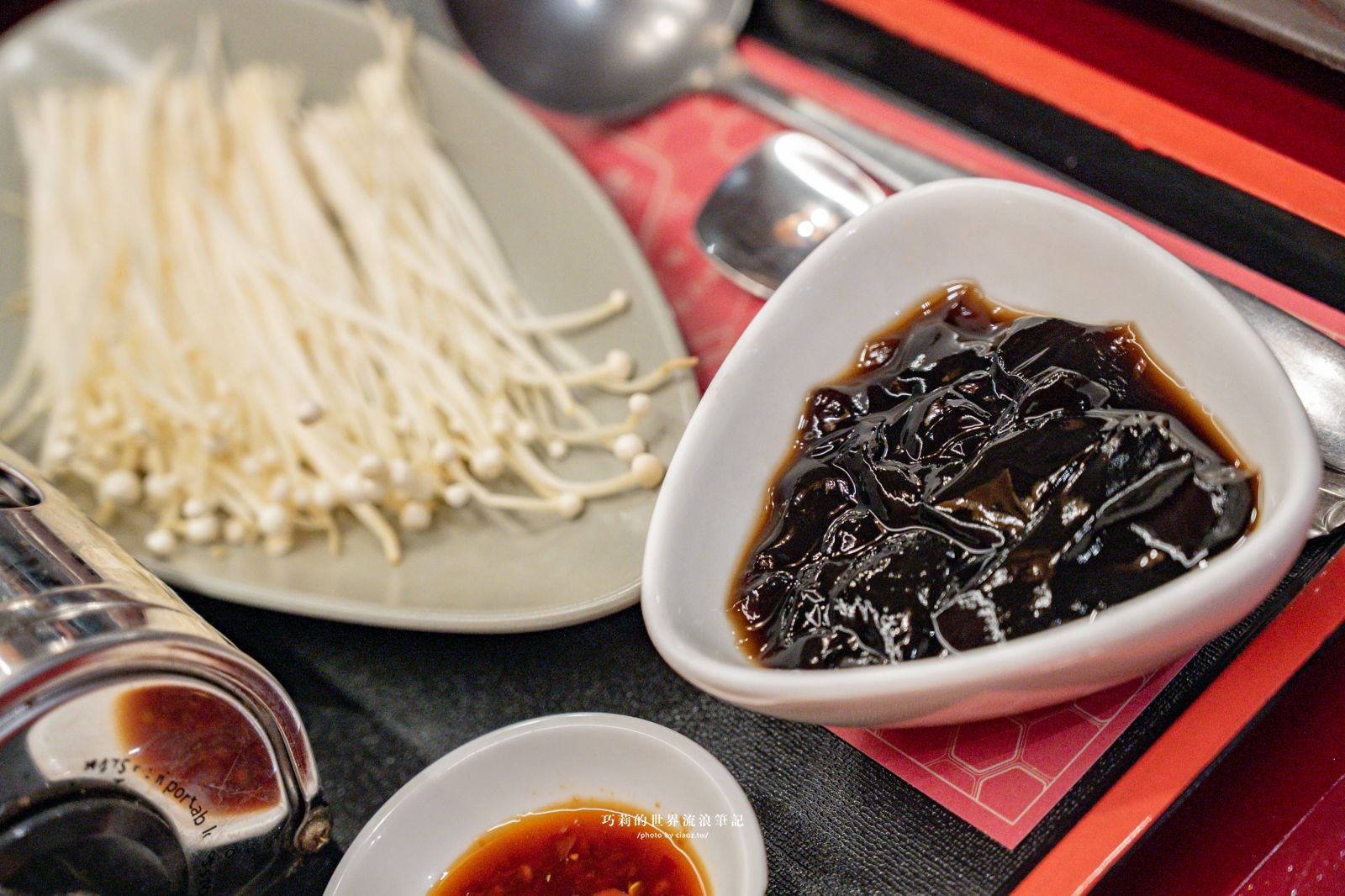 新年聚餐來有春！【2026台中美食】有春茶館全新菜單，新年聚餐必吃炸年糕、麻油雞、濃白雞湯、扁魚沙茶鍋！外帶年菜再享早鳥優惠 @巧莉的世界流浪筆記