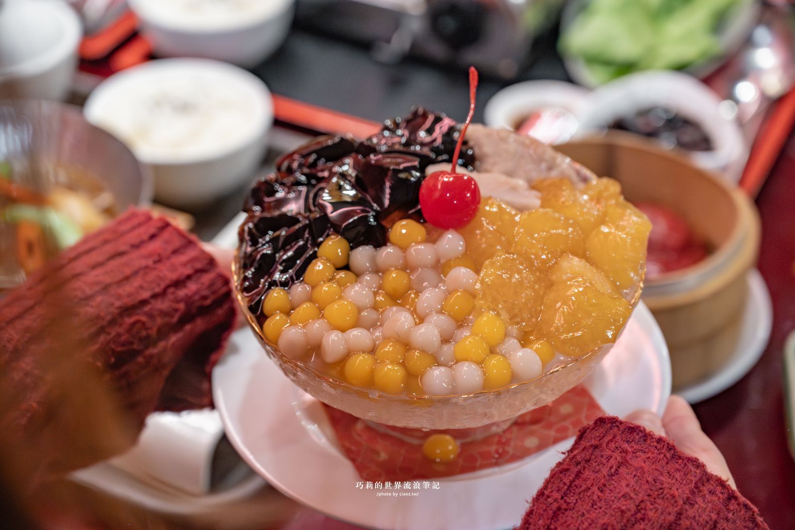 新年聚餐來有春！【2026台中美食】有春茶館全新菜單，新年聚餐必吃炸年糕、麻油雞、濃白雞湯、扁魚沙茶鍋！外帶年菜再享早鳥優惠 @巧莉的世界流浪筆記