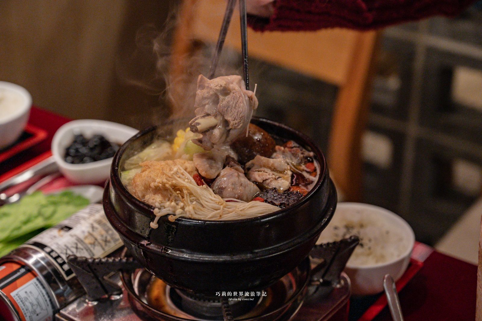 新年聚餐來有春!【2026台中美食】有春茶館全新菜單,新年聚餐必吃炸年糕、麻油雞、濃白雞湯、扁魚沙茶鍋!外帶年菜再享早鳥優惠 @巧莉的世界流浪筆記 新年聚餐來有春!【2026台中美食】有春茶館全新菜單,新年聚餐必吃炸年糕、麻油雞、濃白雞湯、扁魚沙茶鍋!外帶年菜再享早鳥優惠 @巧莉的世界流浪筆記